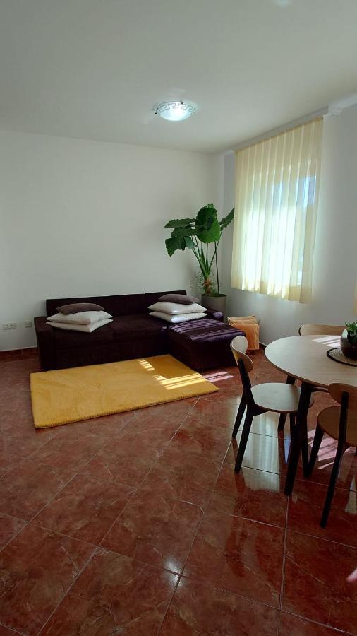 רוביני Apartments Lola מראה חיצוני תמונה