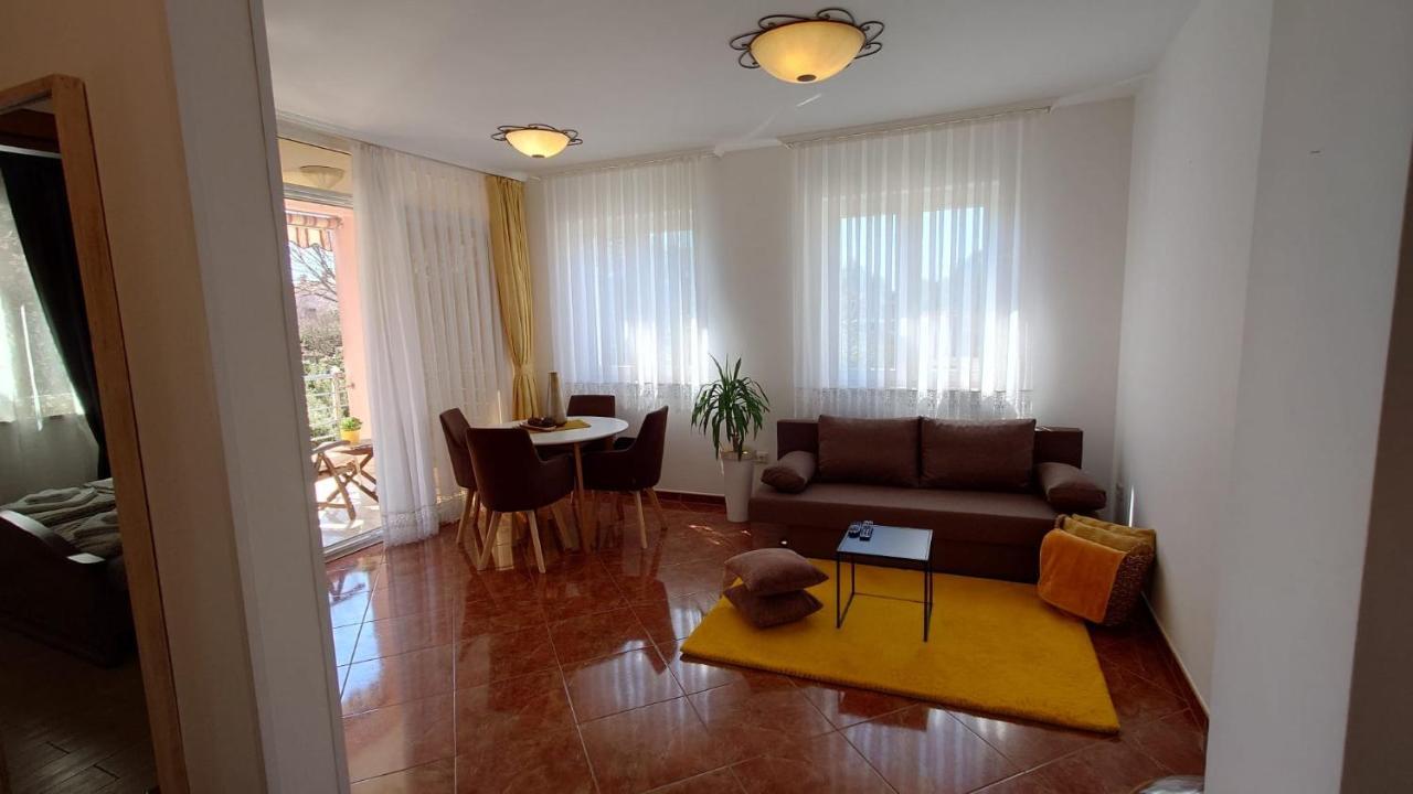 רוביני Apartments Lola מראה חיצוני תמונה