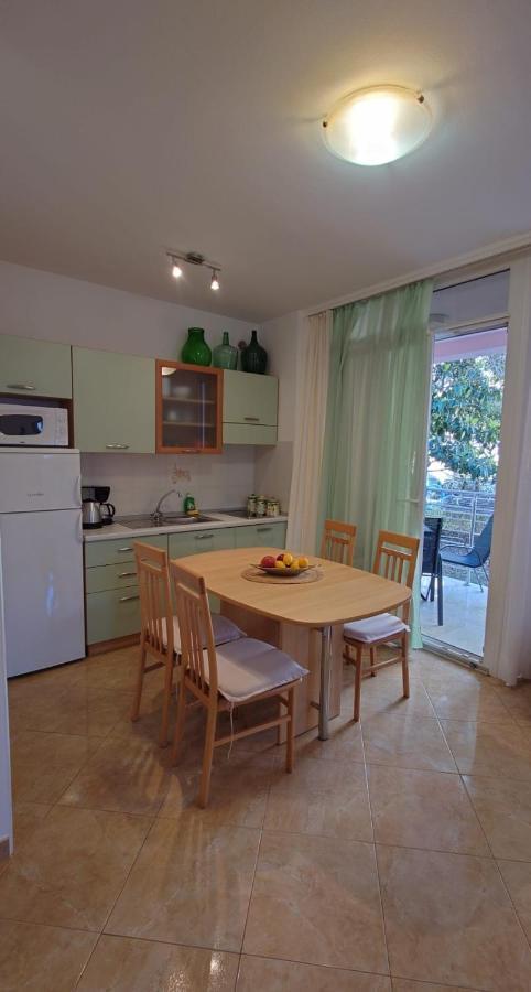 רוביני Apartments Lola מראה חיצוני תמונה
