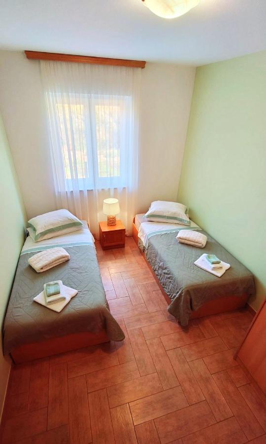 רוביני Apartments Lola מראה חיצוני תמונה