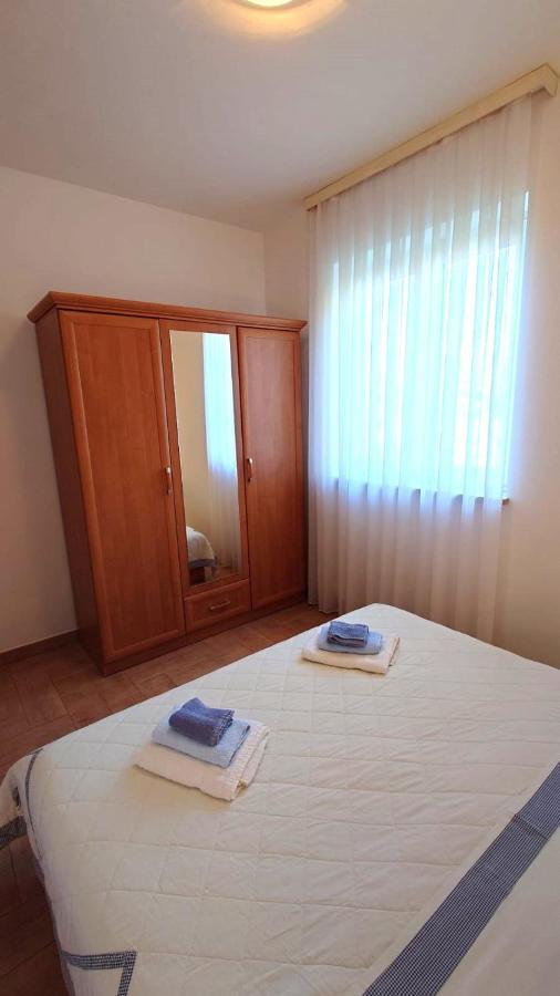 רוביני Apartments Lola מראה חיצוני תמונה