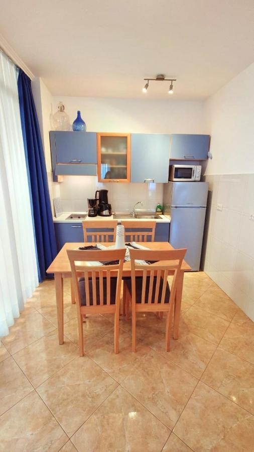 רוביני Apartments Lola מראה חיצוני תמונה