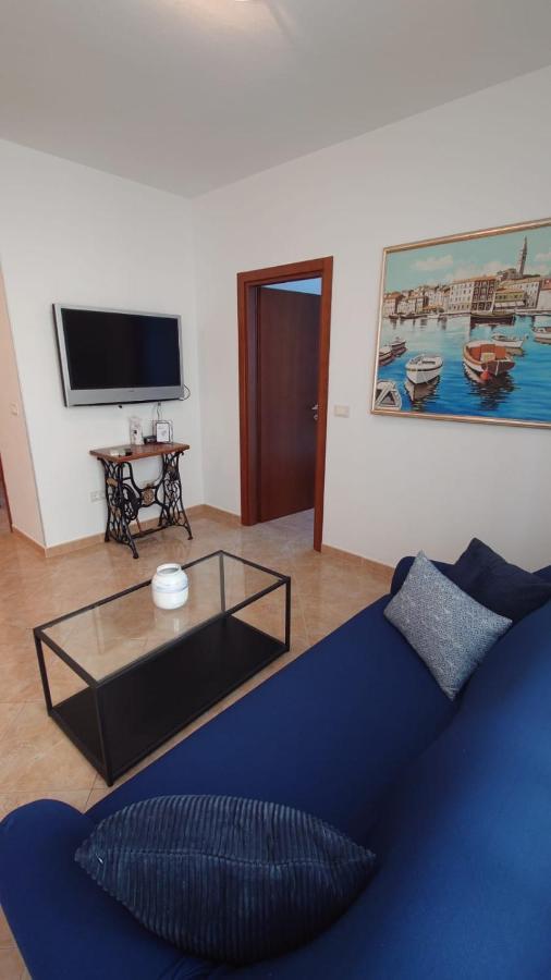 רוביני Apartments Lola מראה חיצוני תמונה