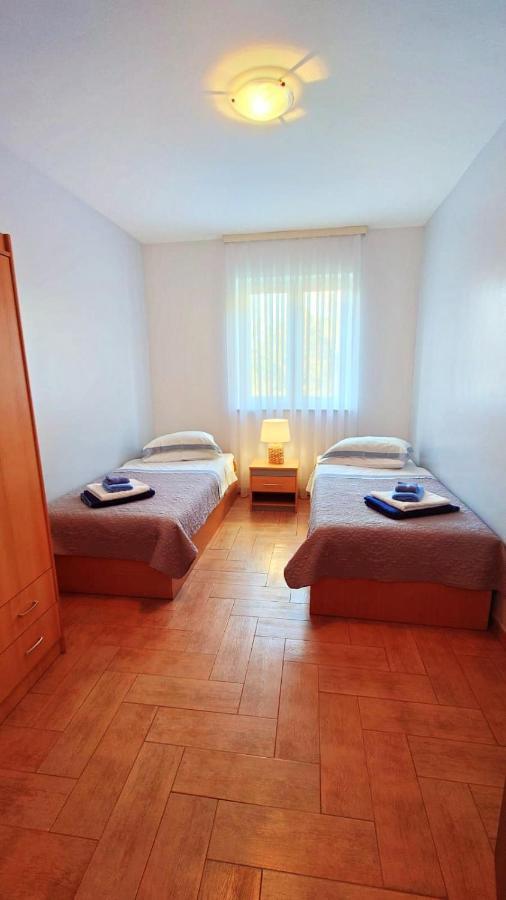 רוביני Apartments Lola מראה חיצוני תמונה