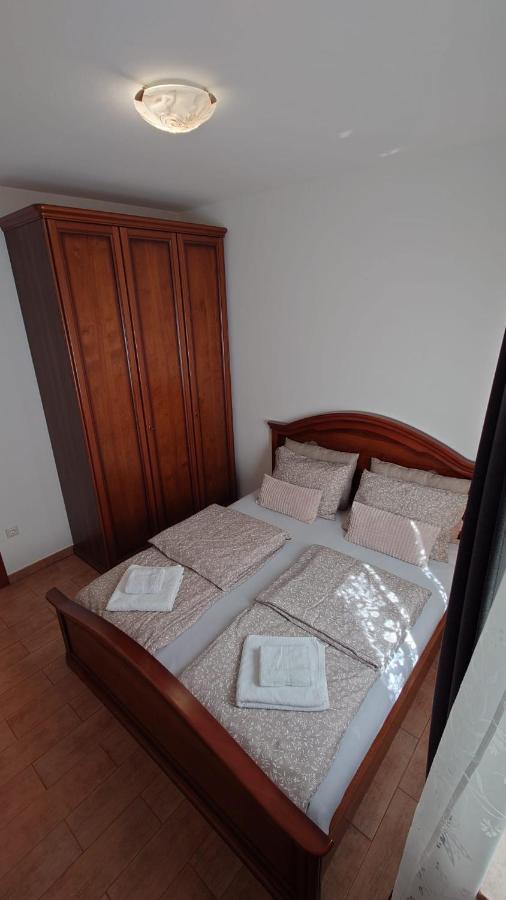 רוביני Apartments Lola מראה חיצוני תמונה