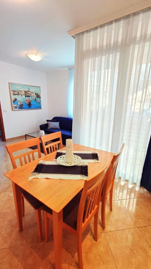 רוביני Apartments Lola מראה חיצוני תמונה