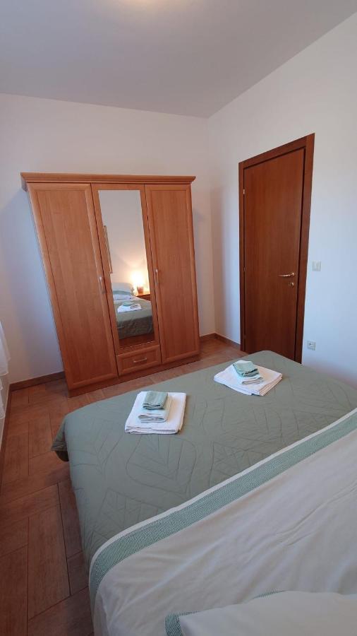 רוביני Apartments Lola מראה חיצוני תמונה